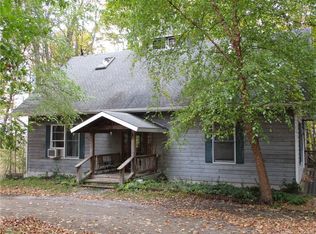 20 Cemetery Rd, Oswego, NY 13126