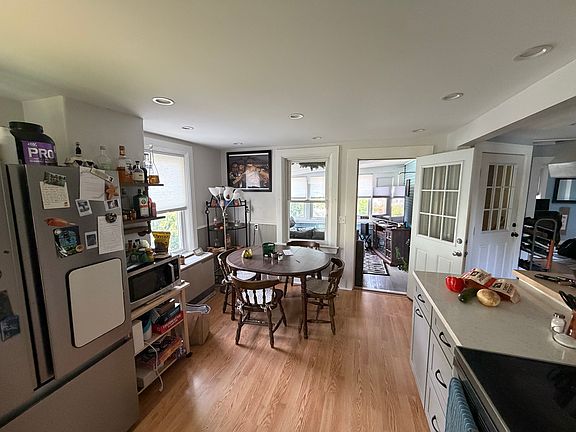 5th image of 39 Maple St APT B