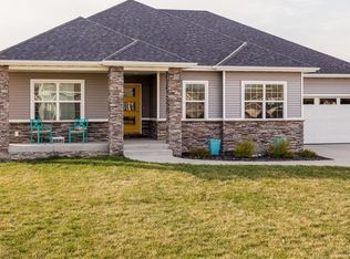 1915 Essex Cir, Norwalk, IA 50211