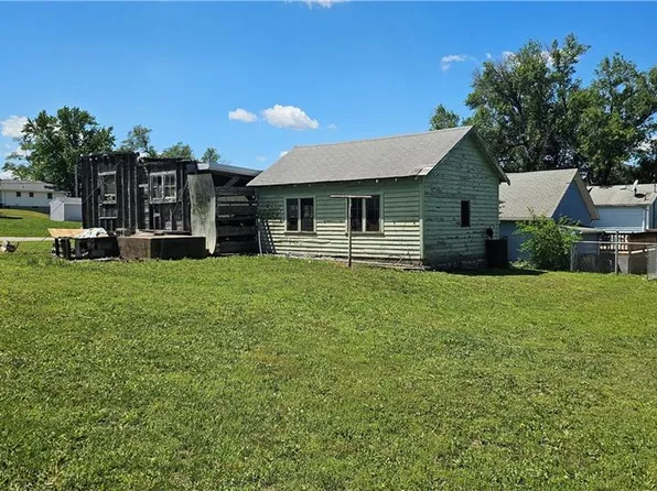 508 S Central Ave, Strong City, KS 66869