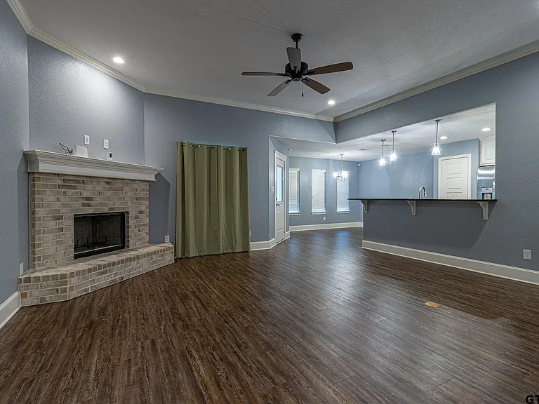 19842 N Meadow West Ln — Photo 2