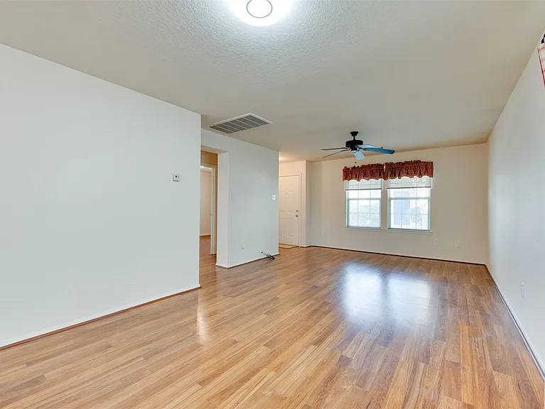 6129 Lone Prairie Way — Photo 5