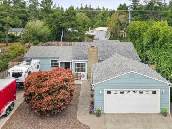 2087 24th St, Florence, OR 97439