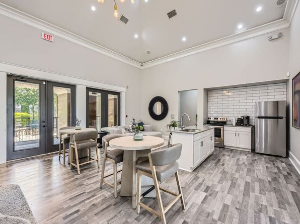 201 E Round Grove Rd #331