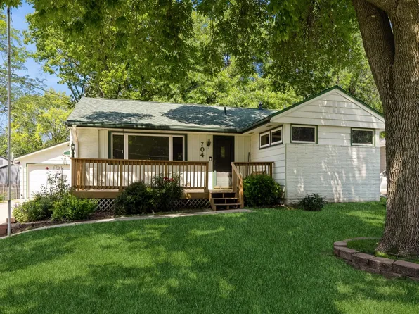 704 21st St, West Des Moines, IA 50265