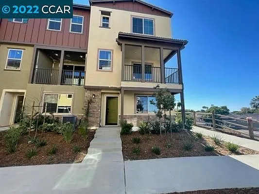 1520 Redbud Way — Photo 2