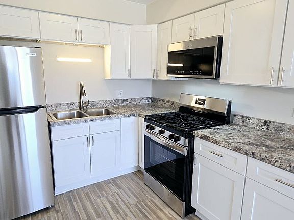 2nd image of 7801 Oak Park Ave #3N