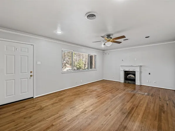 1005 Briarwood Blvd, Arlington, TX 76013