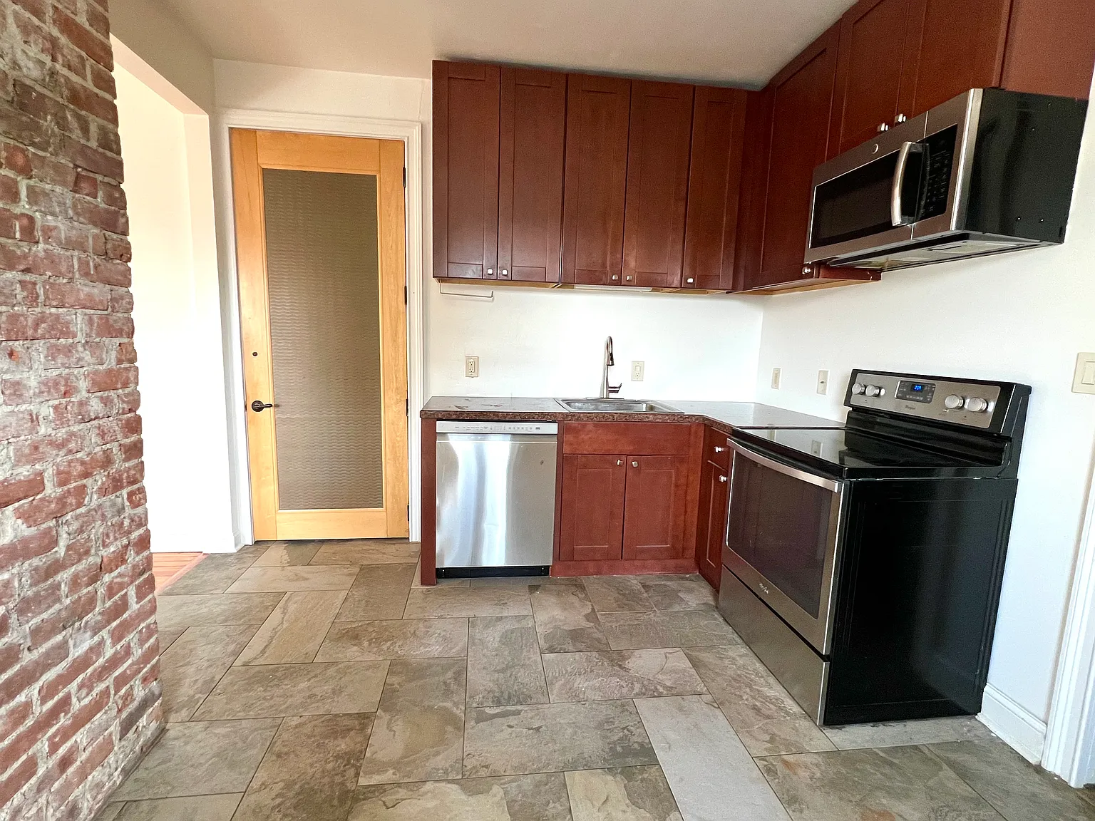 1 bed, 700 sqft, $1,980 — Photo 1
