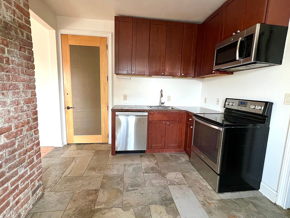 1st image of 16 Clinton Pl APT 8