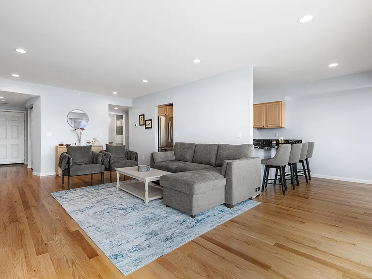 733 Popes Island Rd #733 — Photo 4