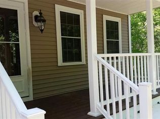 32 North Rd, Richmond, RI 02875