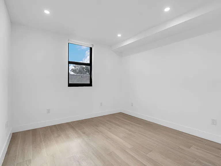 1037 NW 2nd St #3C — Photo 23
