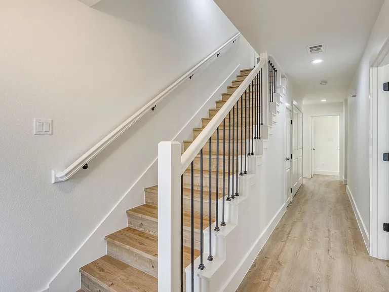3211 Forest Park Blvd — Photo 6