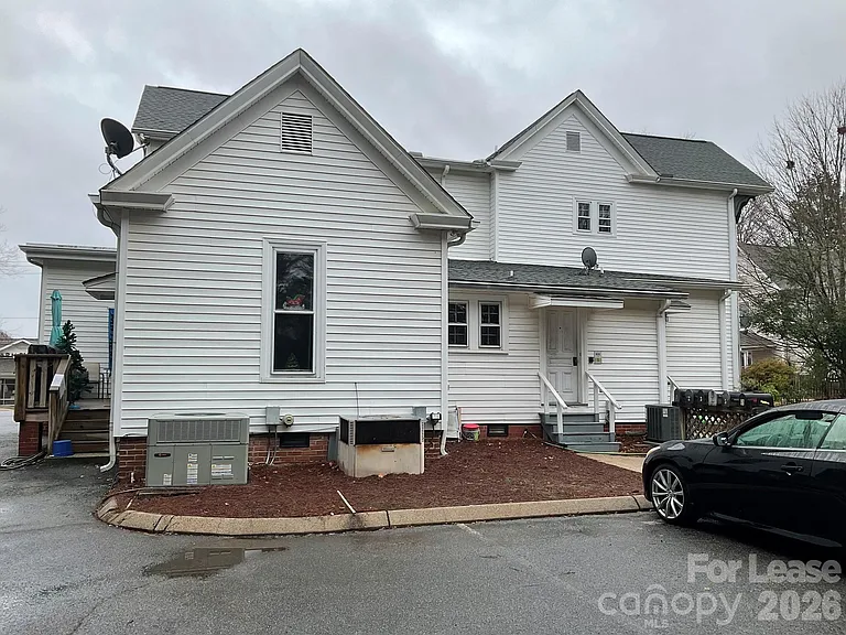 409 N Main St #6 — Photo 2