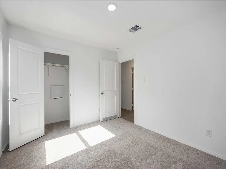 385 Lucia Way — Photo 11