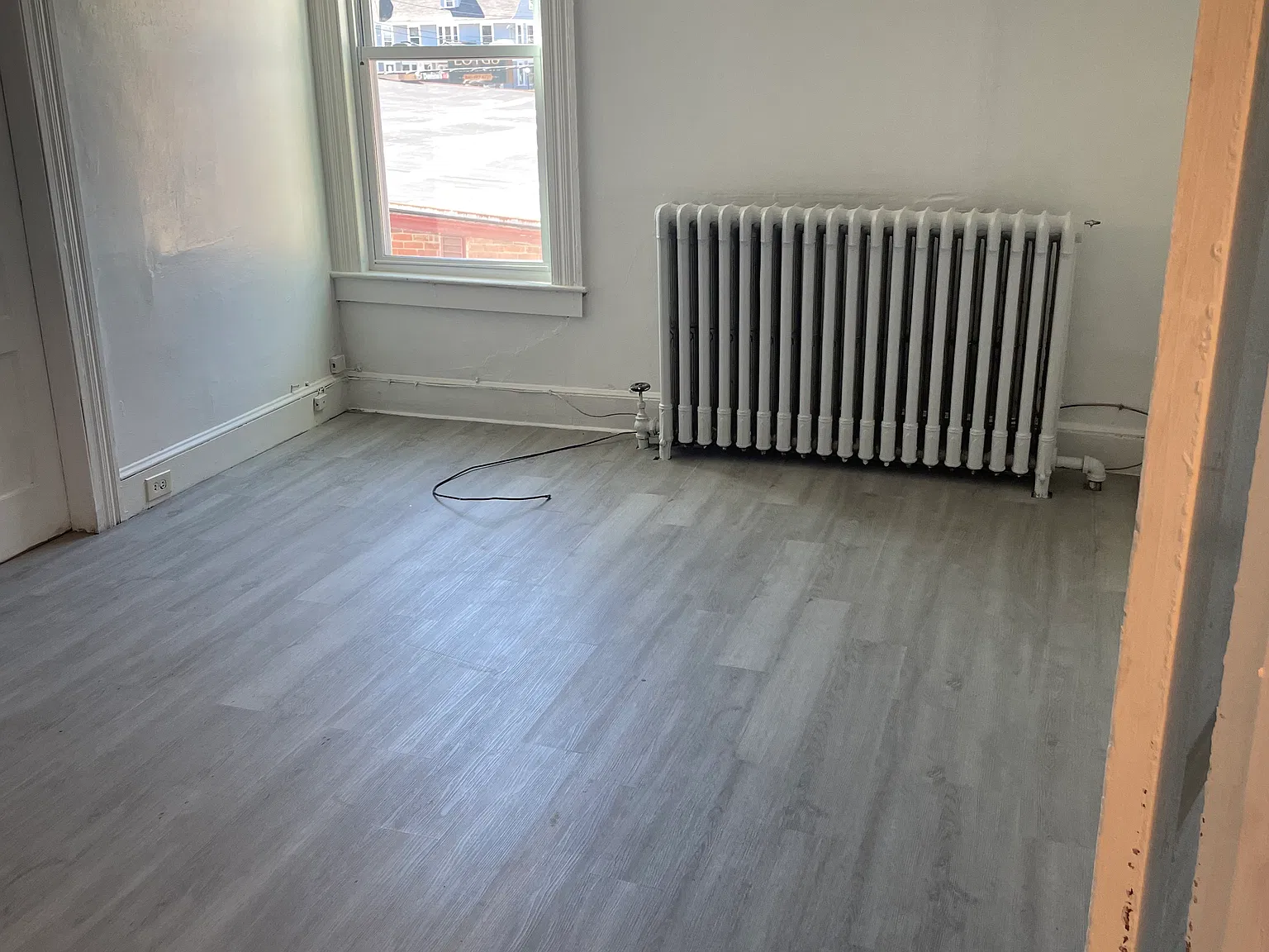 3 bed, 1000 sqft, $1,550 — Photo 2