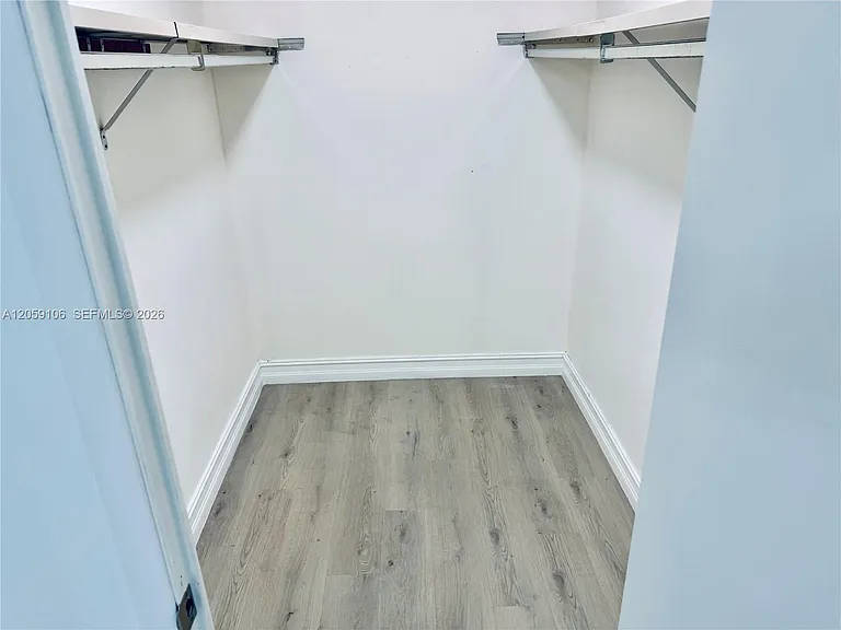 7011 Crown Gate Ct — Photo 14