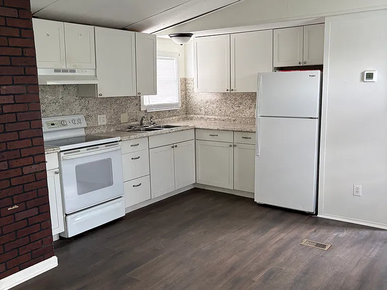 949 Oak Hill Rd — Photo 4