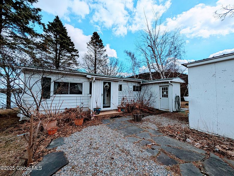 4th image of 51 Sagamore Drive Drive