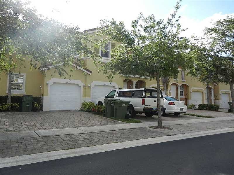 1st image of 562 NE 21st Ave