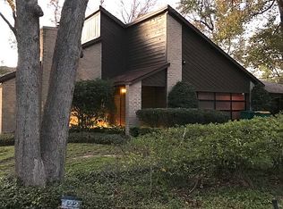 422 Rolling Hills Dr, Conroe, TX 77304