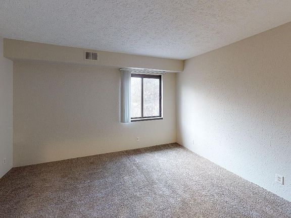 4th image of 3021 N Pointe Dr #3005-K