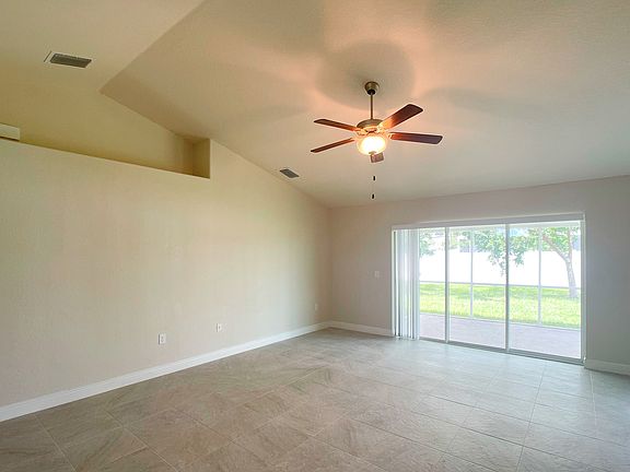 3rd image of 1621 SW 30th Ter