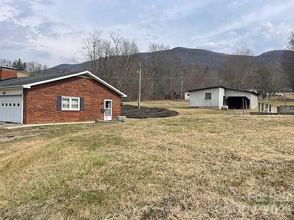 3rd image of 325 Tater Hill Rd