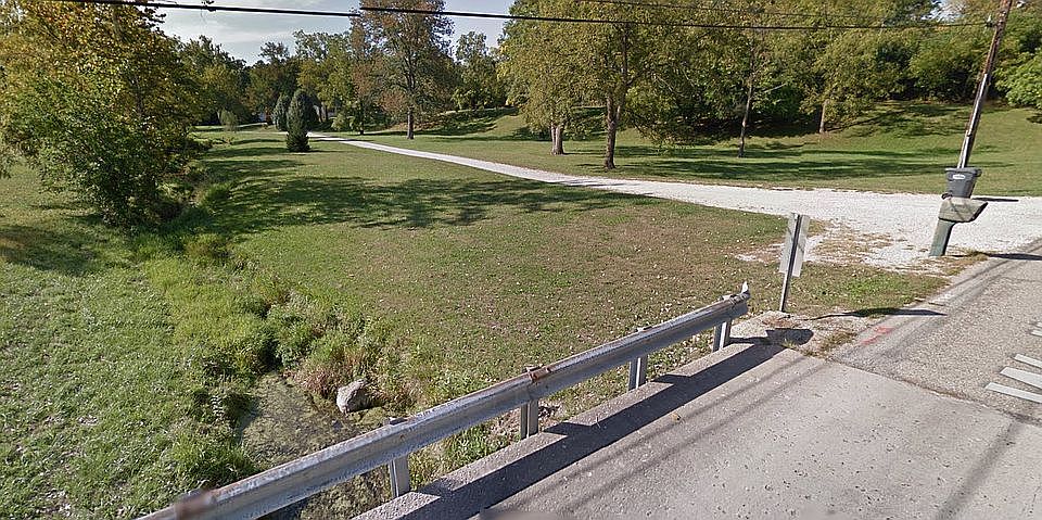 2nd image of 1907 E Wallace Rd