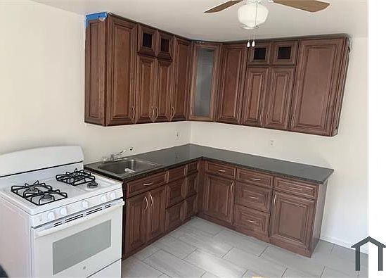 3rd image of 6628 N Damen Ave #2