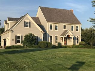 266 E Laurel Cir, Delafield, WI 53018