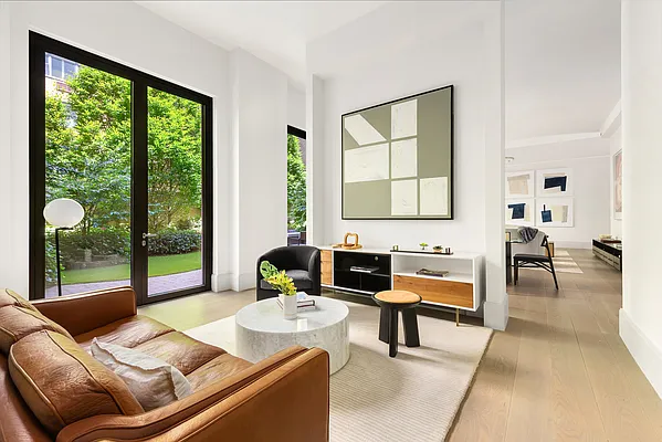 Sold by Compass | media 27