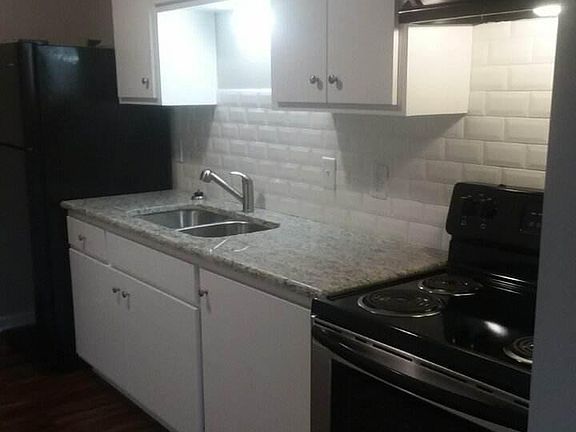2nd image of 716 Starling Way APT B