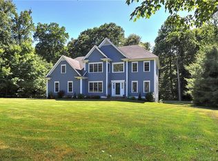 42 Stonewall Ln, Monroe, CT