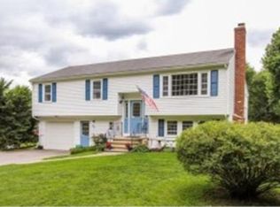 96 Scobie Pond Rd, Derry, NH 03038