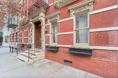 Rented by Living New York