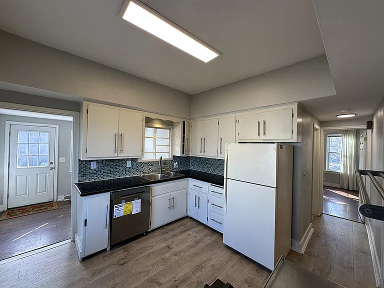 4061 Vernon Ave S — Photo 3