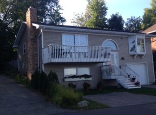 3325 Crystal Bay Rd, Wayzata, MN 55391