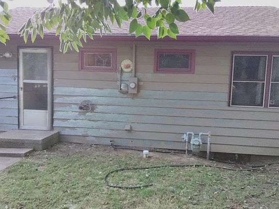 3rd image of 403 S Park St