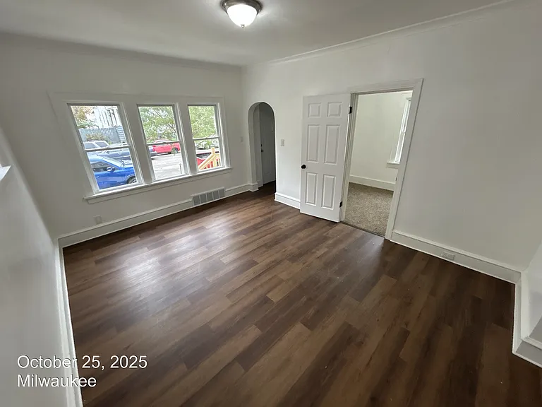 1560 S 26th St — Photo 3