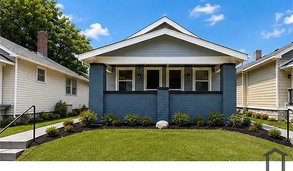 966 N Bosart Ave — Photo 1