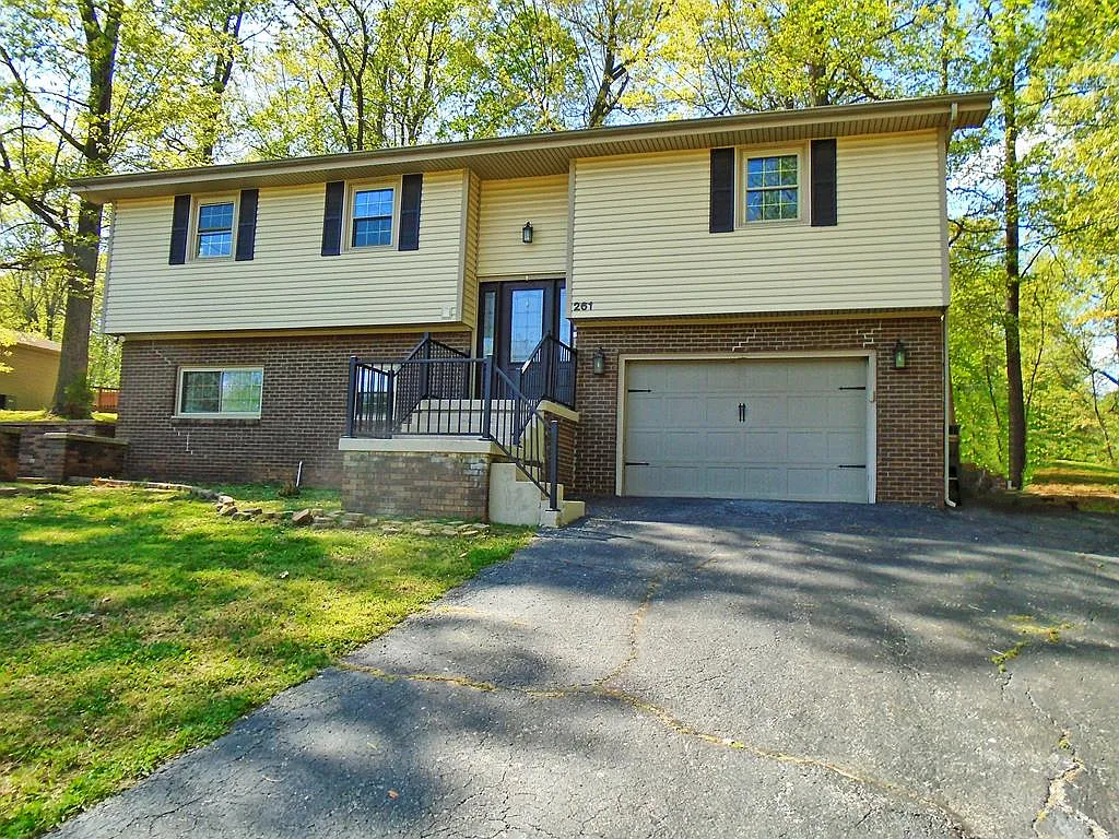 261 Hickory Hollow Dr photo 1