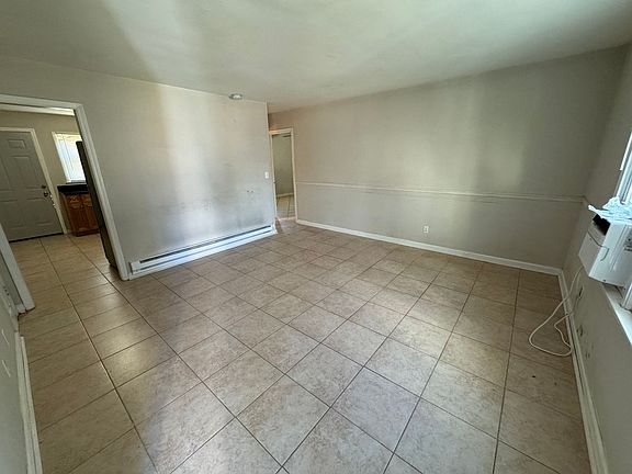 5th image of 612-614 N College Dr #5