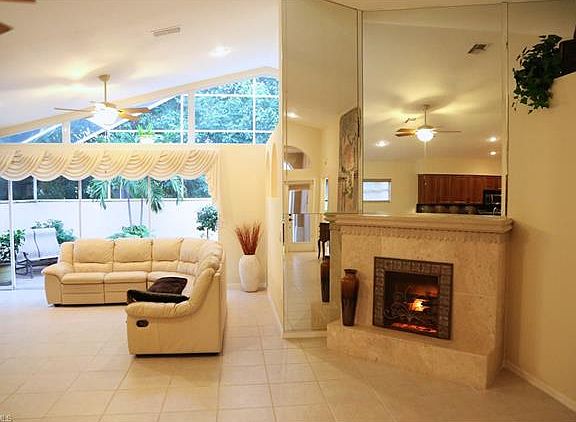 3rd image of 9821 Las Casas Dr