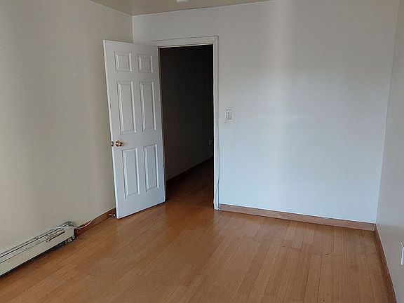 3rd image of 1338 Park Pl