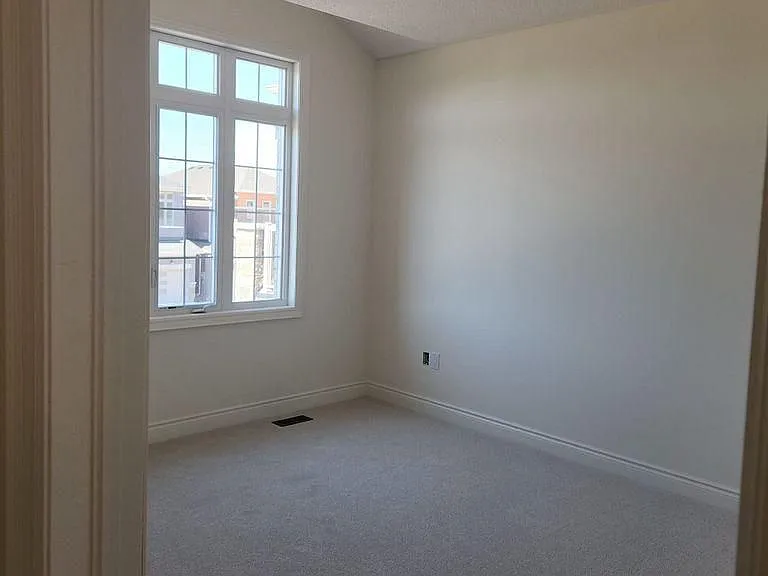 172 Bloomfield Cres — Photo 13
