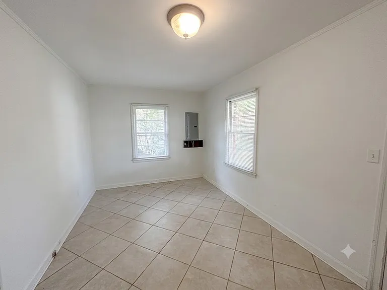 500 Pilot St — Photo 8