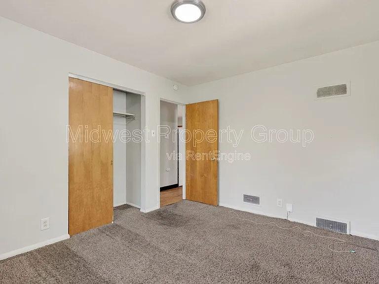 743 Shepley Dr — Photo 9