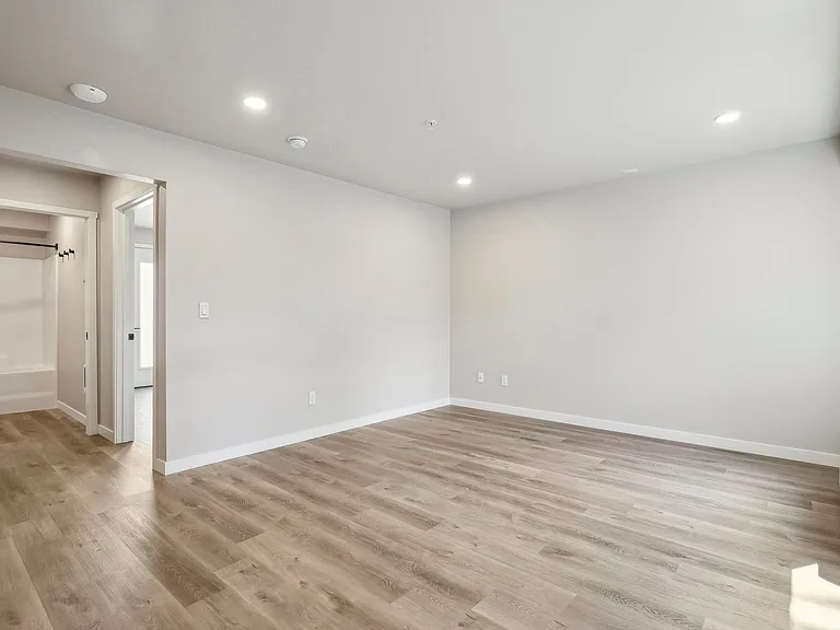 5480 NE 36th Ave — Photo 21